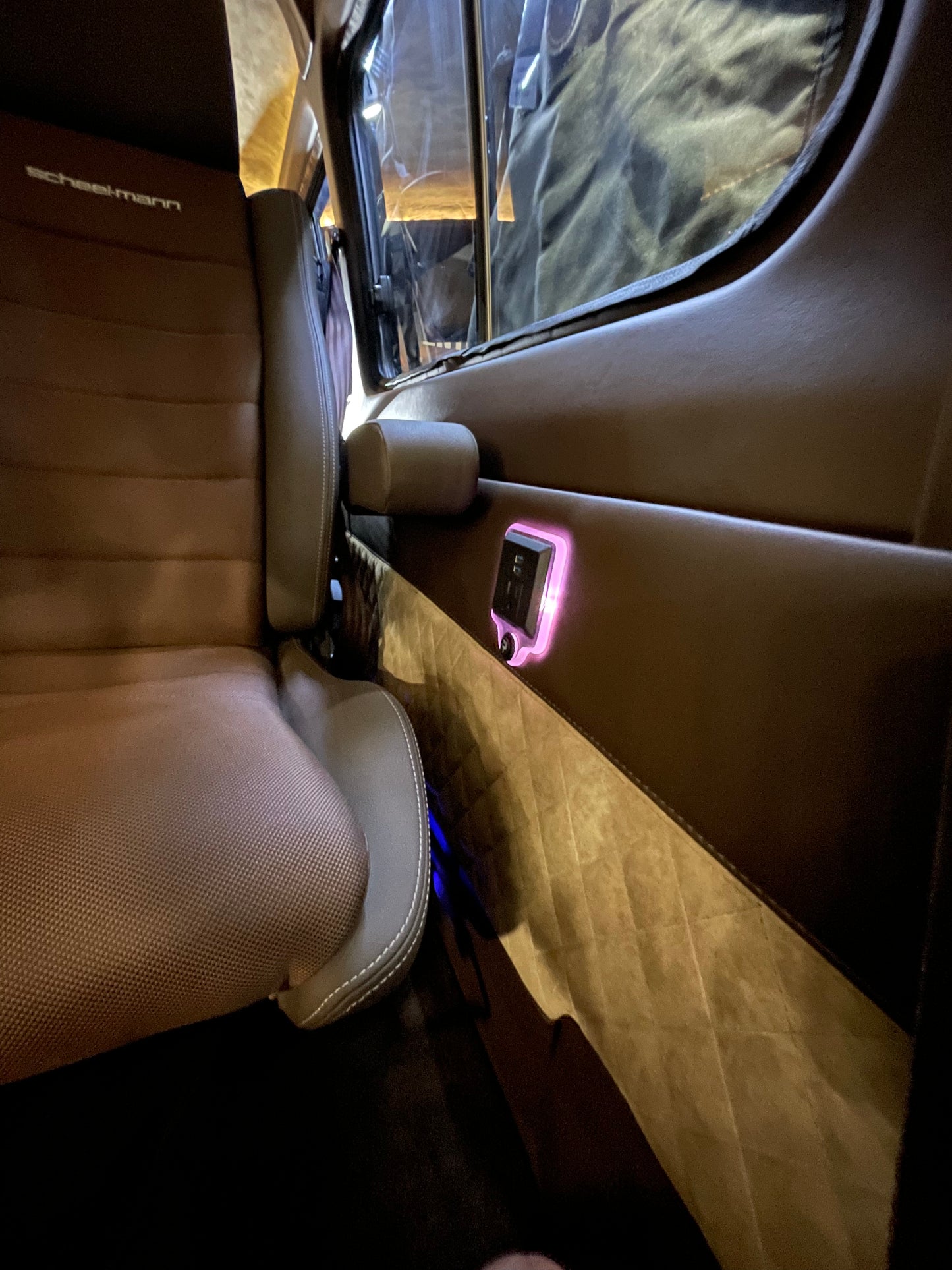 Lexus Troopy